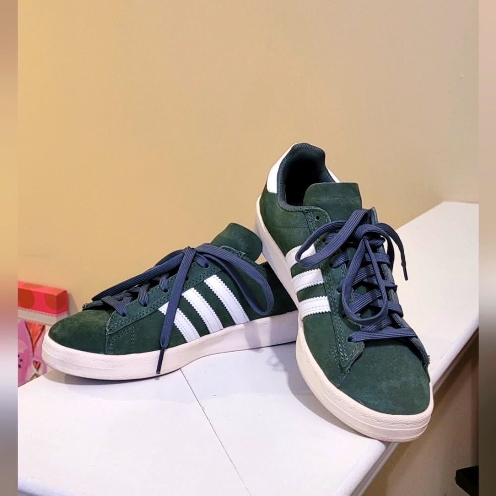 ADIDAS SNEAKERS size 6